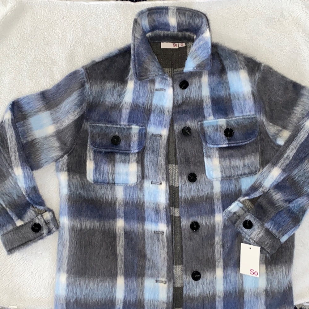 So. Size: X-Small Shacket - Picture 2 of 4